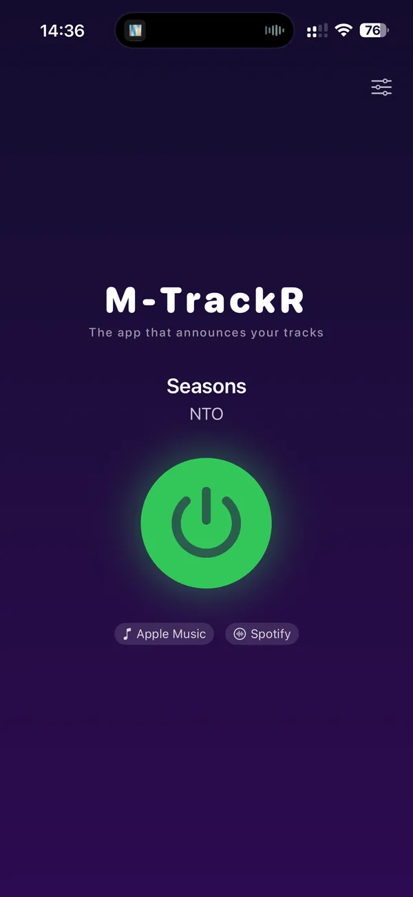 M-TrackR main screen: current track and radio button